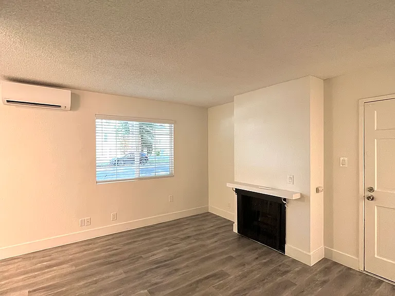 Capitol Lanai — Photo 19