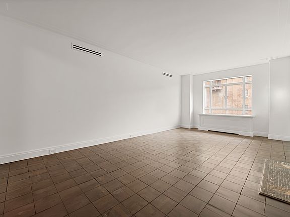 4th image of 25 Central Park W APT 10T