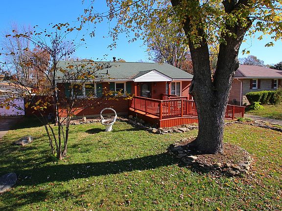 3rd image of 3837 Klondike Ln