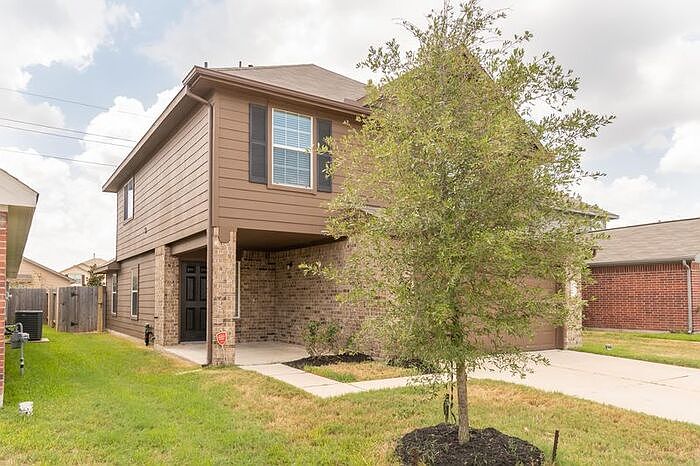 2nd image of 5615 Amelia Plantation Dr