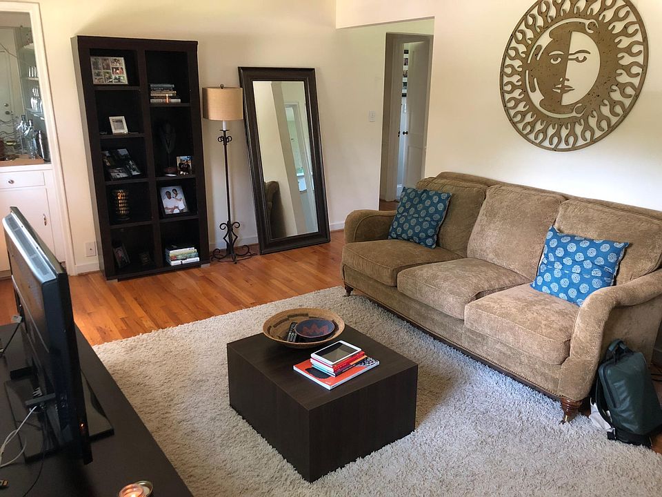 living room going to hallway