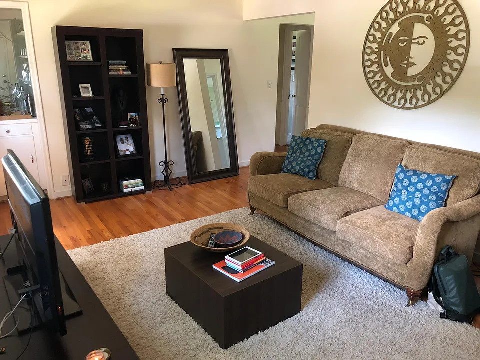 living room going to hallway