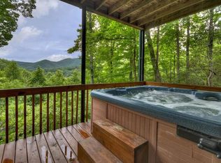 515 Amy Creek Cir, Ellijay, GA 30540