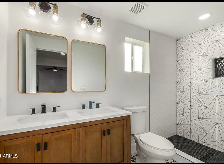 8017 E Granada Rd — Photo 12
