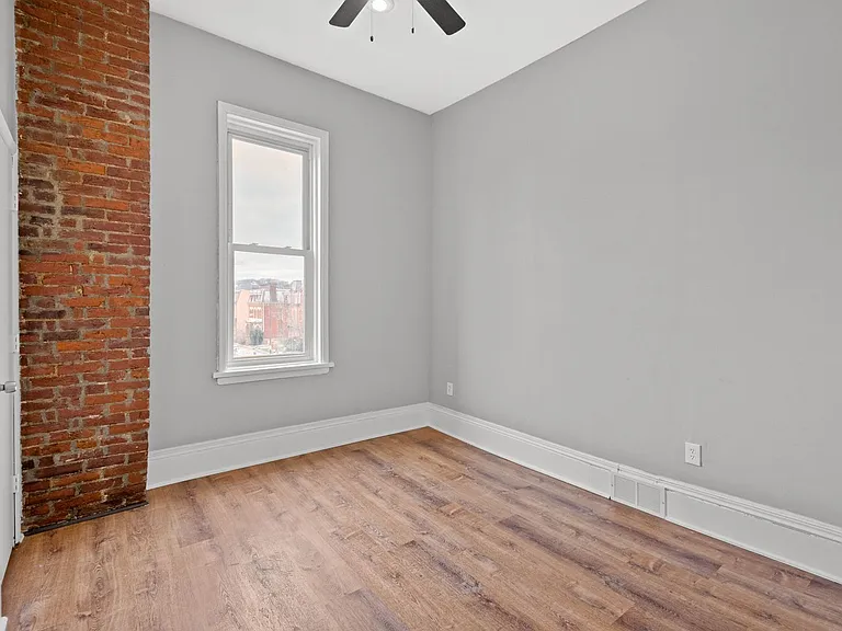 1137 Sheffield St — Photo 6