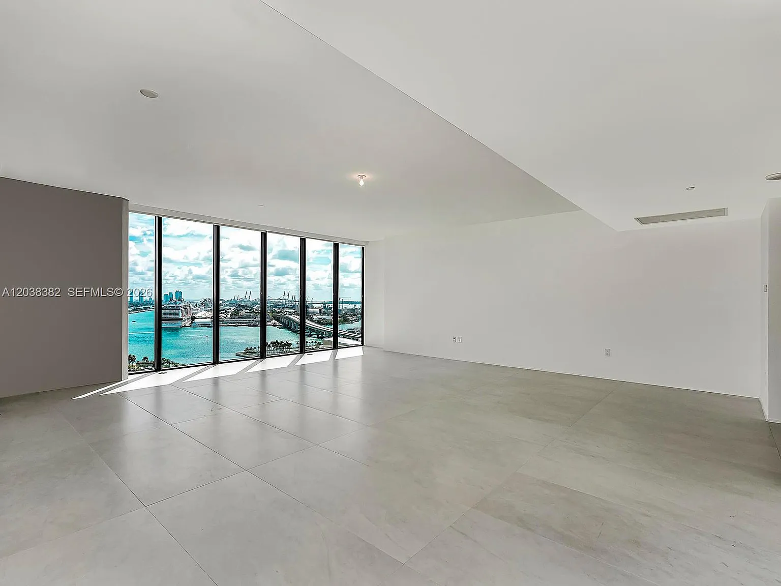 One Thousand Museum Condo — Photo 4