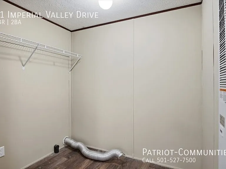 31 Imperial Valley Dr — Photo 8
