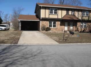 933 Fair Oaks Dr, Belleville, IL 62221