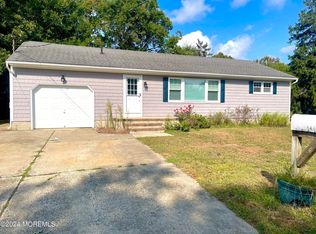 546 Bash Rd, Toms River, NJ 08753