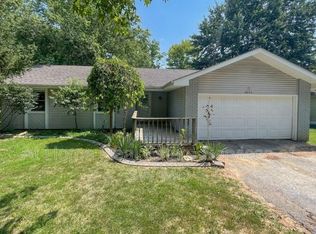5620 S Honeysuckle Ln, Battlefield, MO 65619
