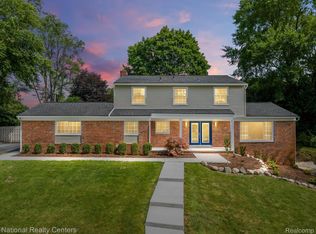 1450 Highmoor Way, Bloomfield Hills, MI 48302