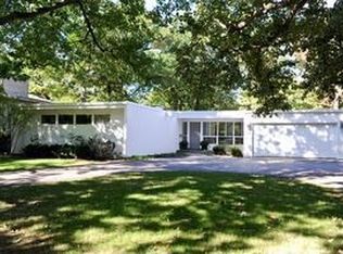 909 Rollingwood Rd, Highland Park, IL 60035