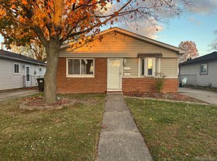 6313 Hazel St, Taylor, MI 48180