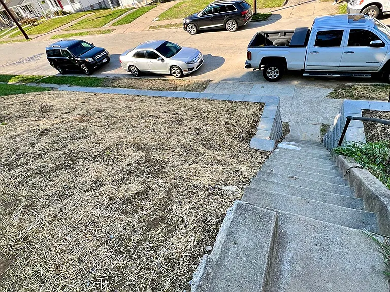 726 Woodlawn Ave — Photo 12