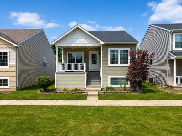 12769 Ellsworth St, Crown Point, IN 46307