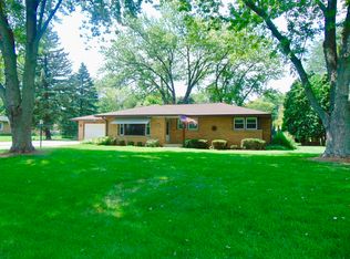 2915 Princeton Rd, Brookfield, WI 53005