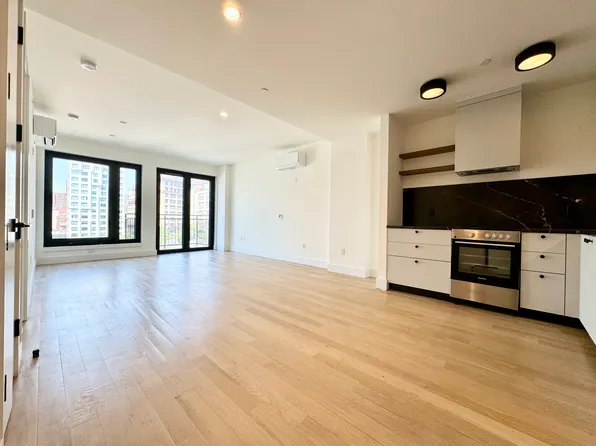 260 Gold Street image 1 of 25