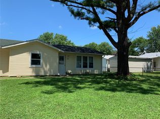 705 Oakridge Dr, Bethalto, IL