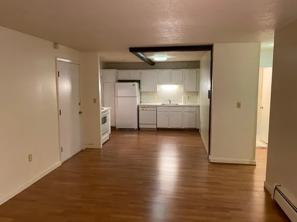 4 Strawberry Bank Rd, Nashua, NH 03062