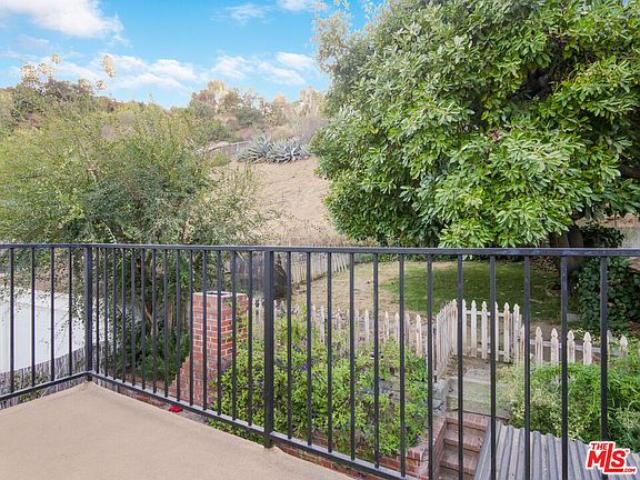 3rd image of 2565 Canyon Dr