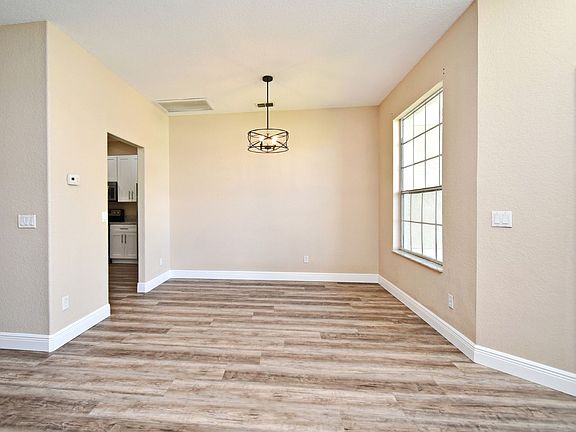 3rd image of 12420 Wilcox Ct
