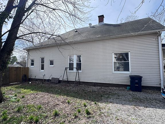3rd image of 325 W Porter St