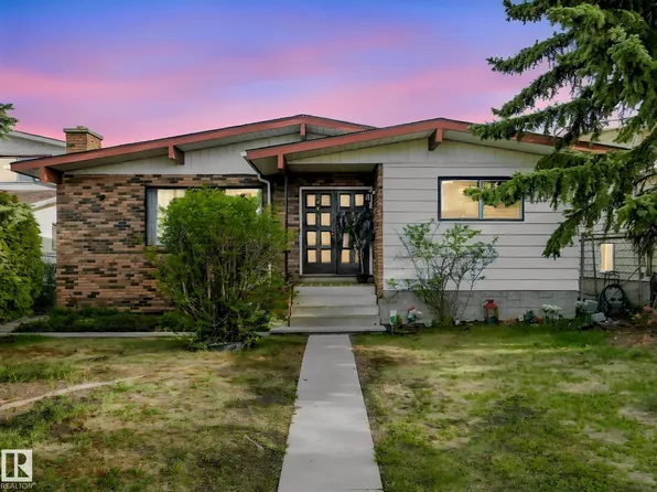 8715 41st Ave NW, Edmonton, AB T6K 1G8