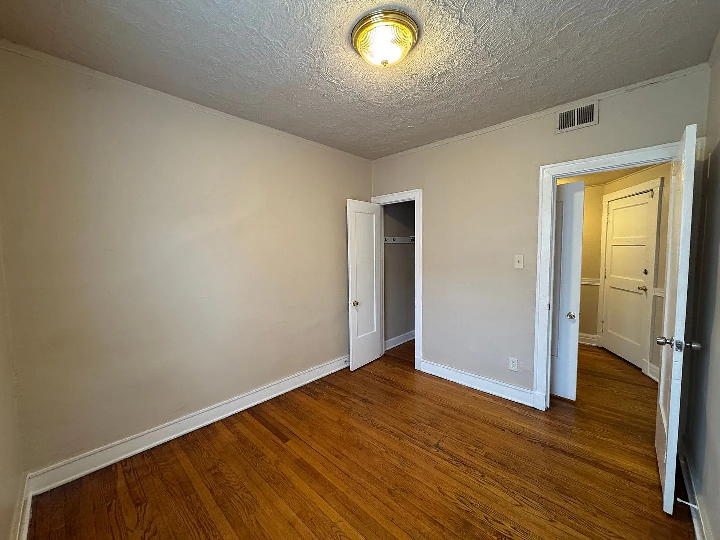 2 bed, $1,600 — Photo 3