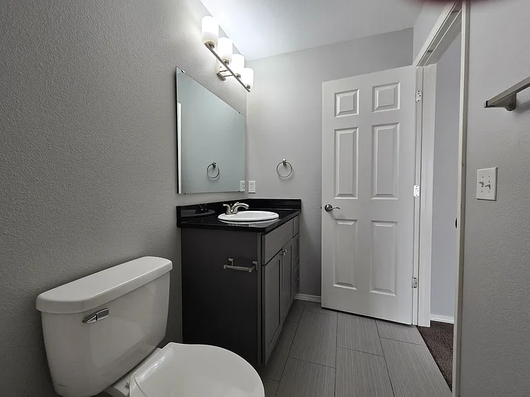 539 Welch St — Photo 8