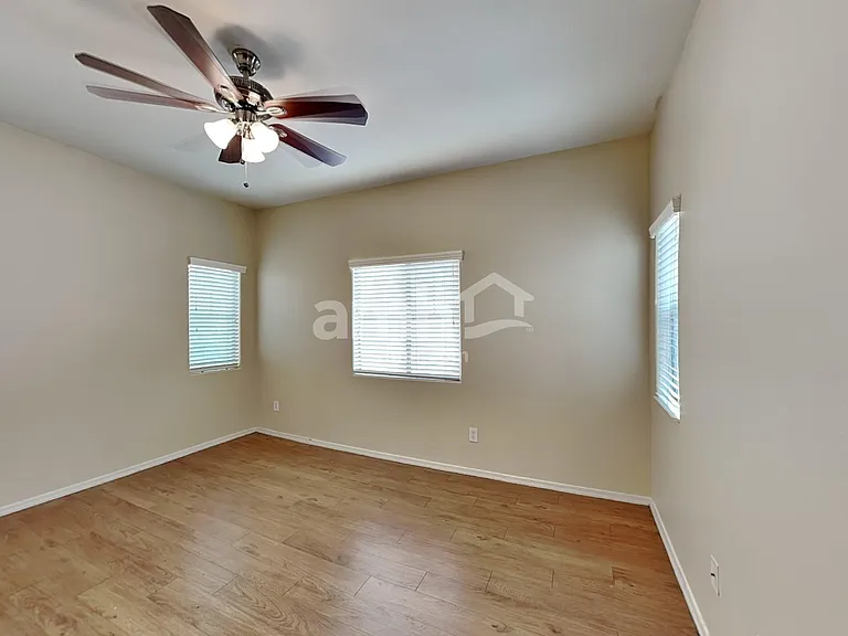 4740 E Redfield Rd — Photo 5