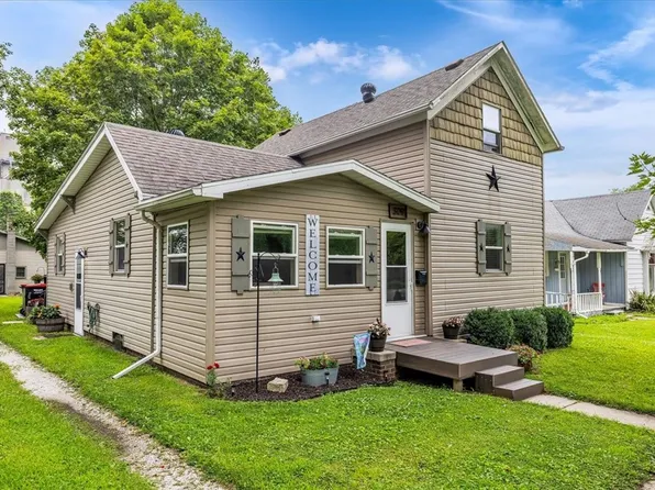 309 N Locust St, Assumption, IL 62510