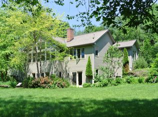 37 Glendale Rd, Stockbridge, MA 01262