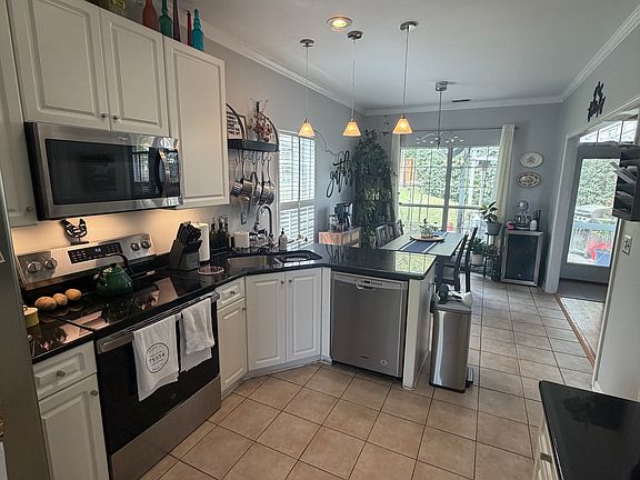 5th image of 3 Glenbrooke Ct