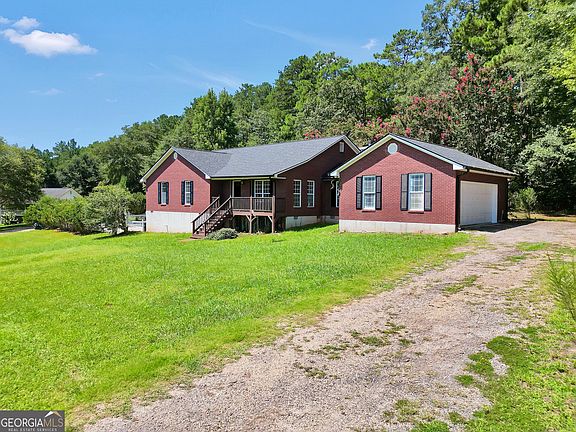 4th image of 390 Burg Rd