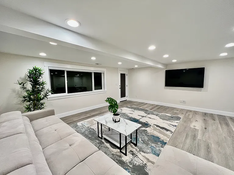 6235 Lake Washington Blvd SE — Photo 4