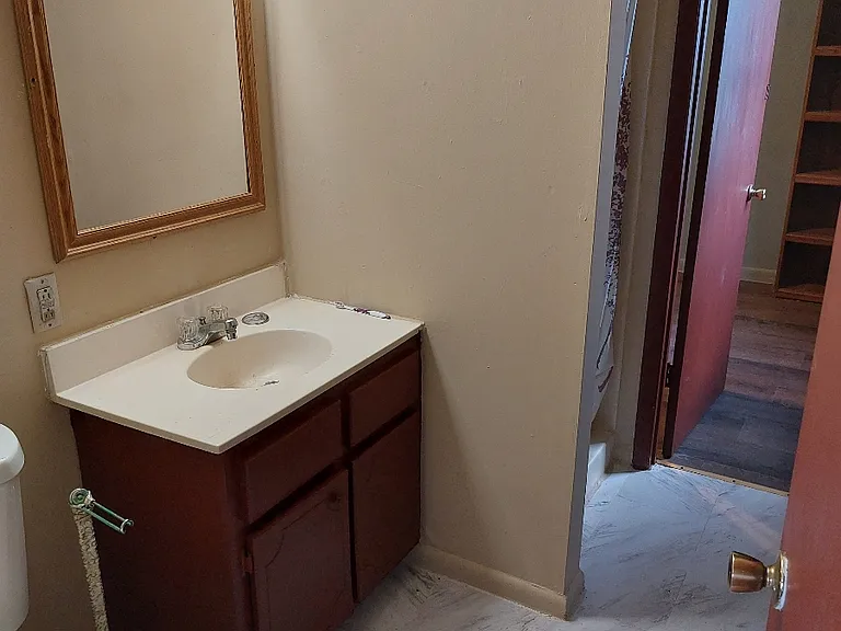 1619 Heiman St — Photo 11