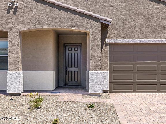 3rd image of 17670 W MARIPOSA Drive