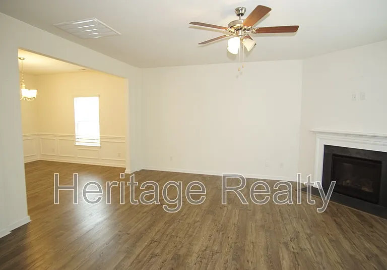 1537 Sergeant Ln — Photo 7
