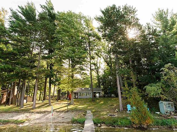 2nd image of 1491 Lake Dr