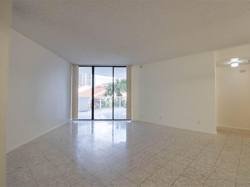 Living room, Over looking into a large patio