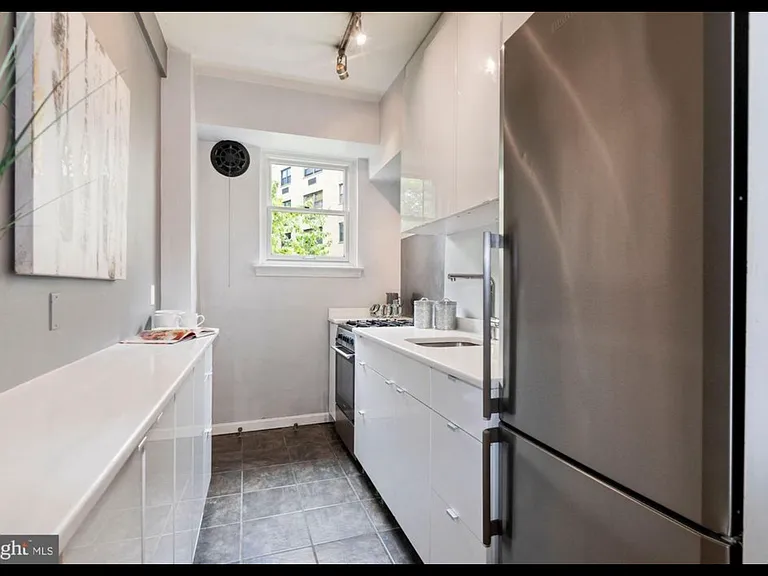 3025 Ontario Rd NW #307 — Photo 6