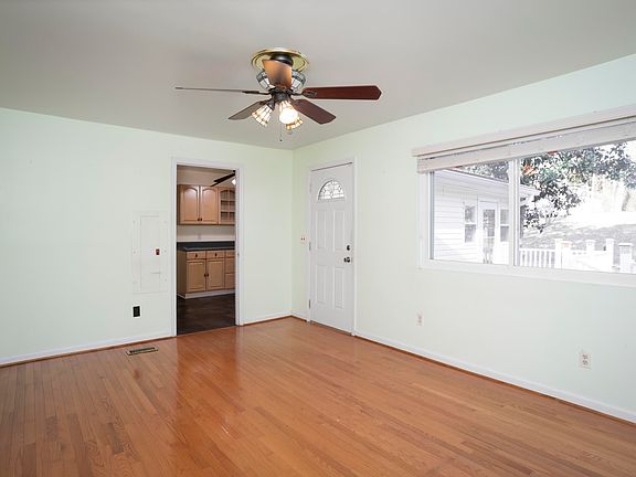3rd image of 2542 Highpoint Dr