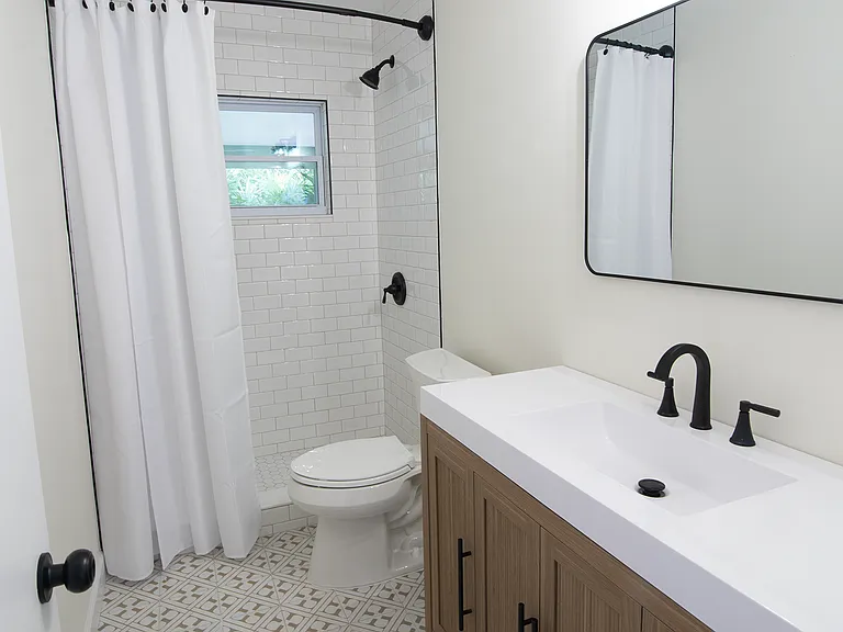 504 Altaloma Ave — Photo 6