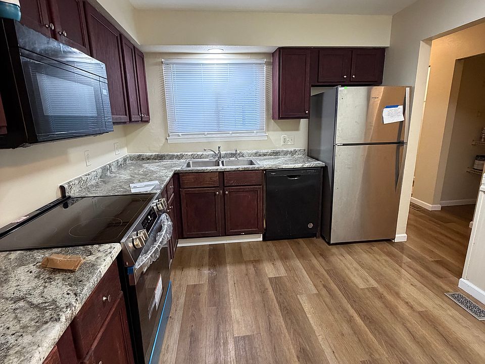1st image of 6042 Black Oak Dr