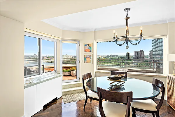 Sold by Compass | media 2