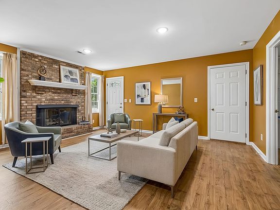 3rd image of 4832 Indian Summer Dr