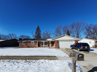 1260 S 7th St, De Pere, WI 54115