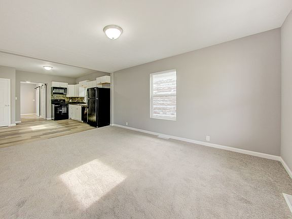 2nd image of 562 E Broadway St