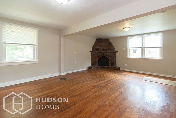 Hudson Homes Management - Living Room