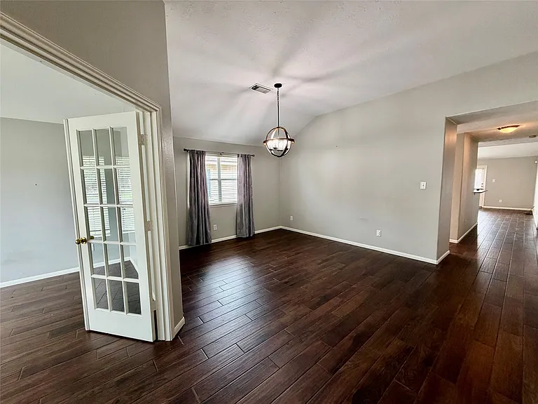 25206 Barmby Dr — Photo 4